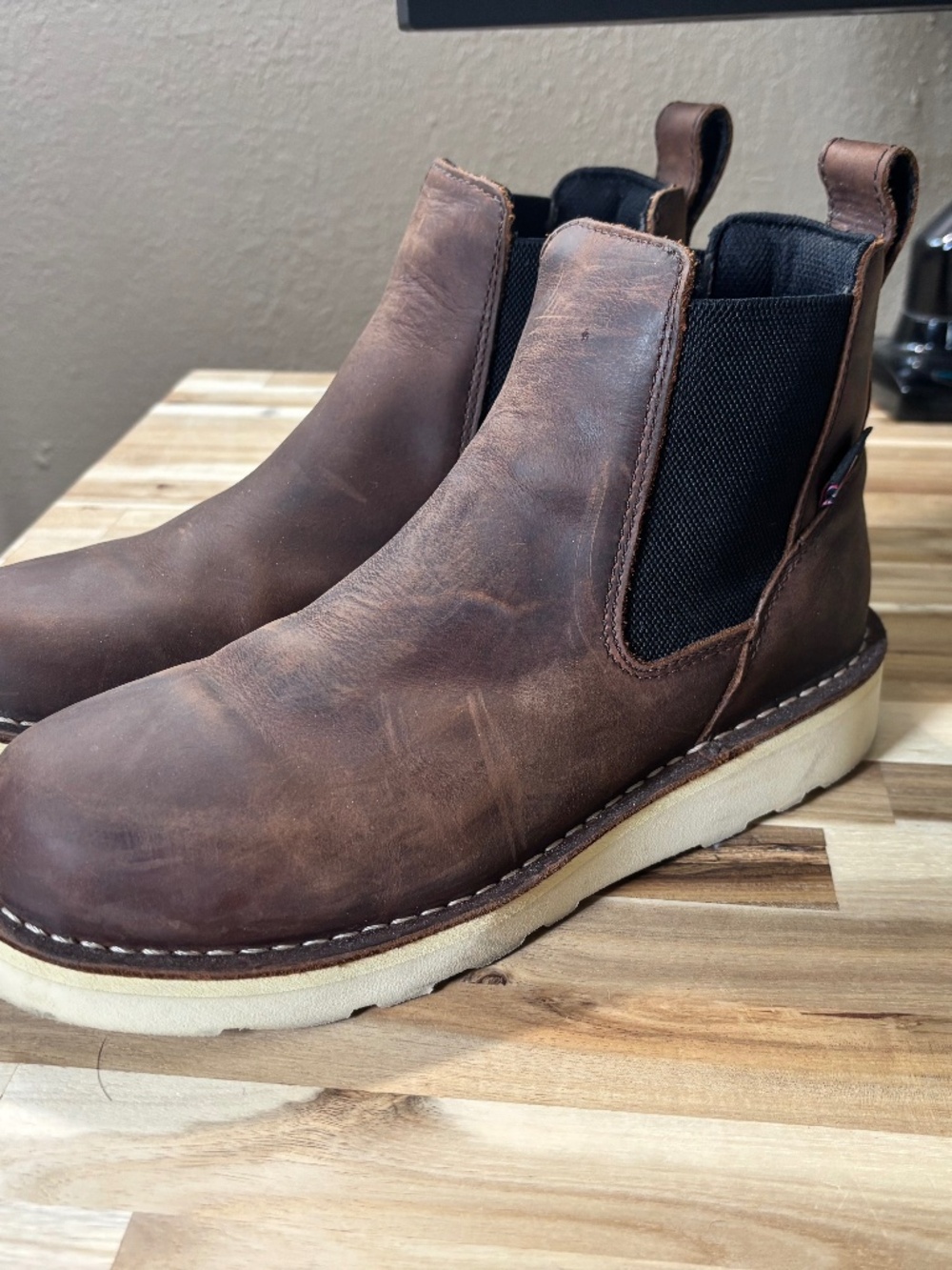 Danner Women's Bull Run Chelsea Boots, size 9.5